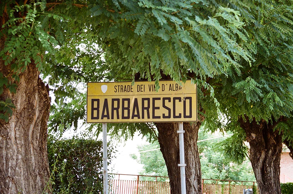 barbaresco city entrance